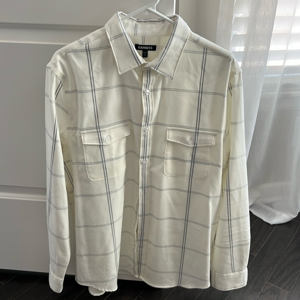 Men’s Express Button Down
